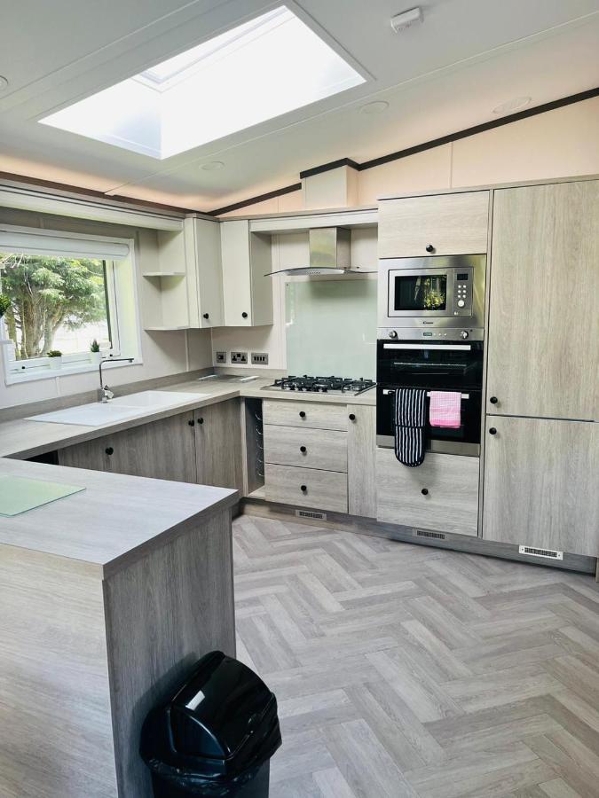 Sunbird With Hot Tub Holiday home York